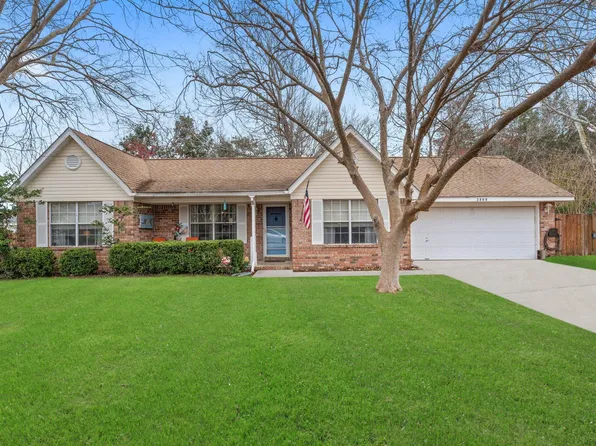 2808 Winners Circle Dr, Navarre, FL 32566