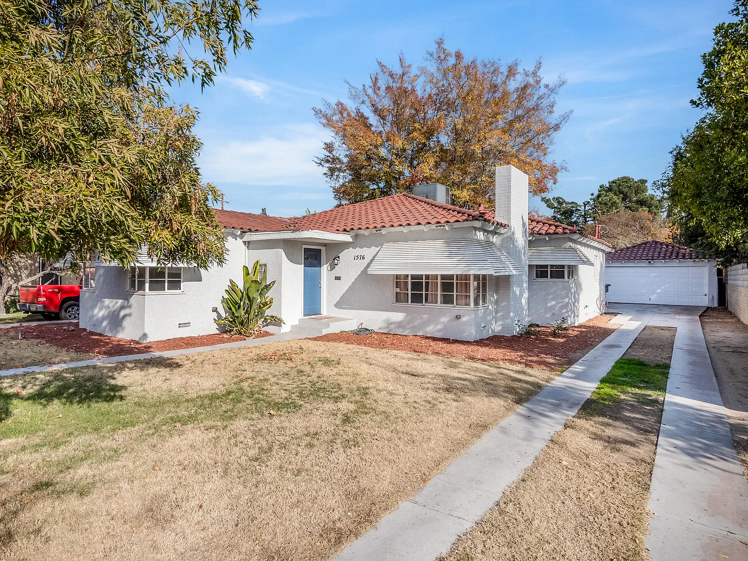 1576 N Arthur Ave photo 1