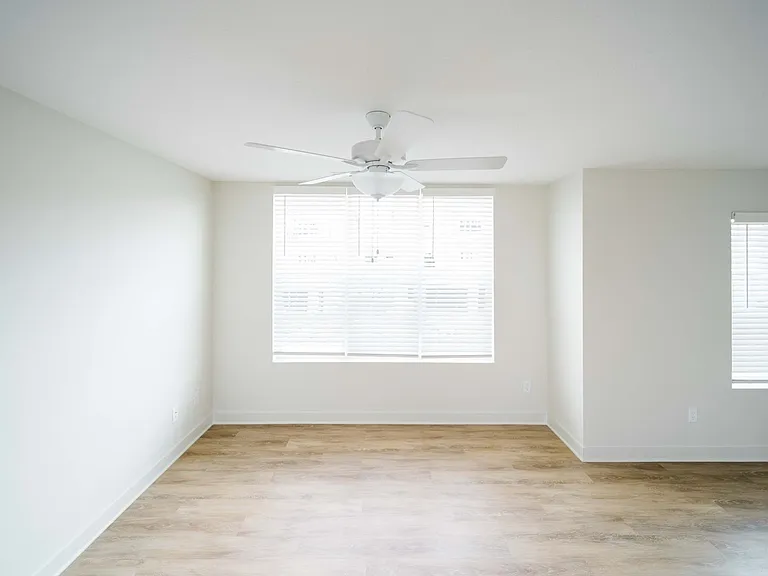 Chalet at Prairie Trail Townhomes — Photo 11