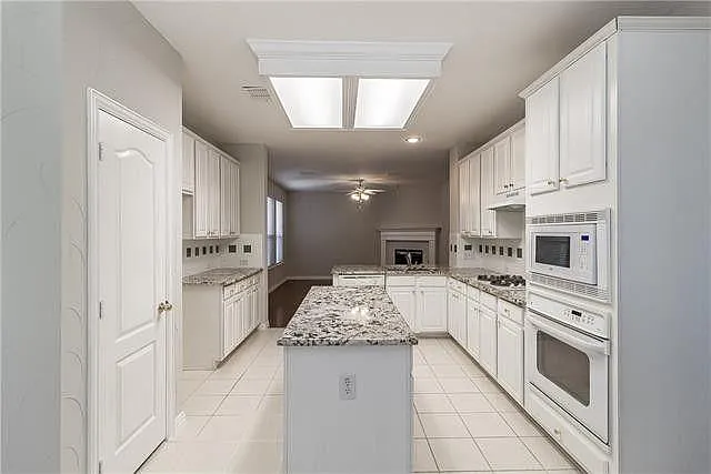 4600 Southpointe Dr — Photo 11