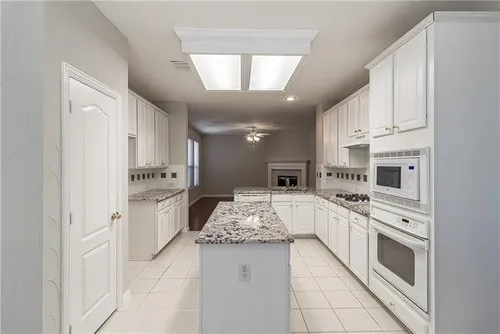 4600 Southpointe Dr Photo 1