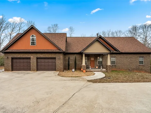 321 Teakwood Dr, Easley, SC 29640