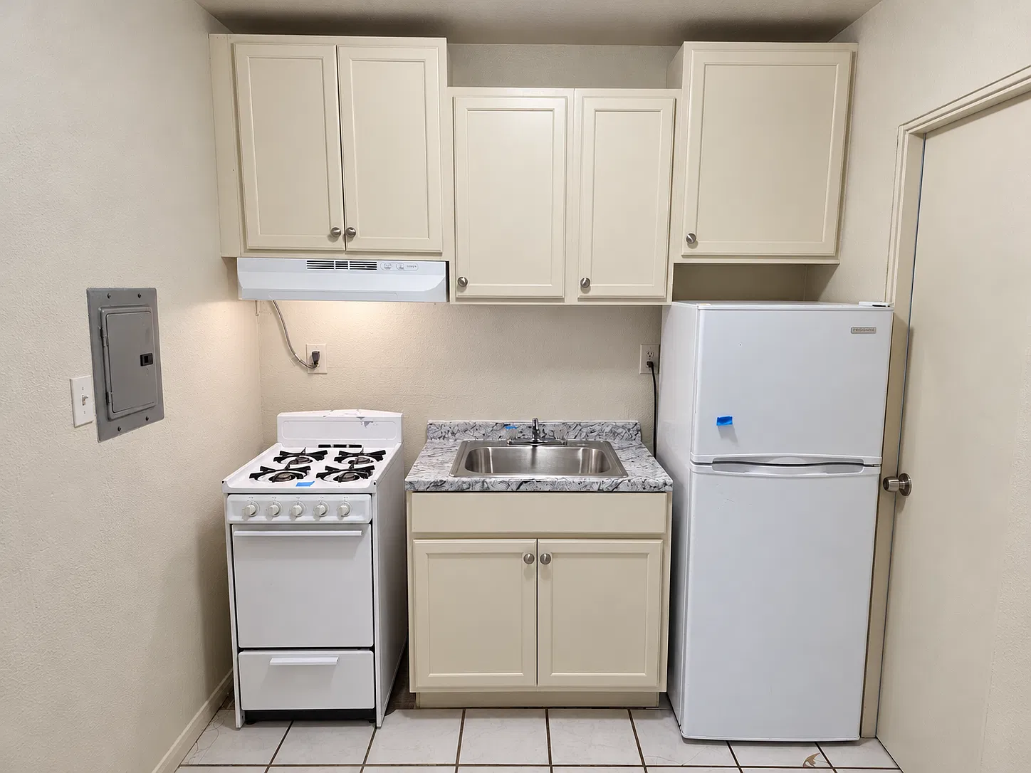 Studio, 450 sqft, $1,495 — Photo 3
