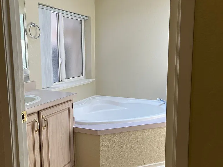 1237 Gambrel Dr — Photo 12