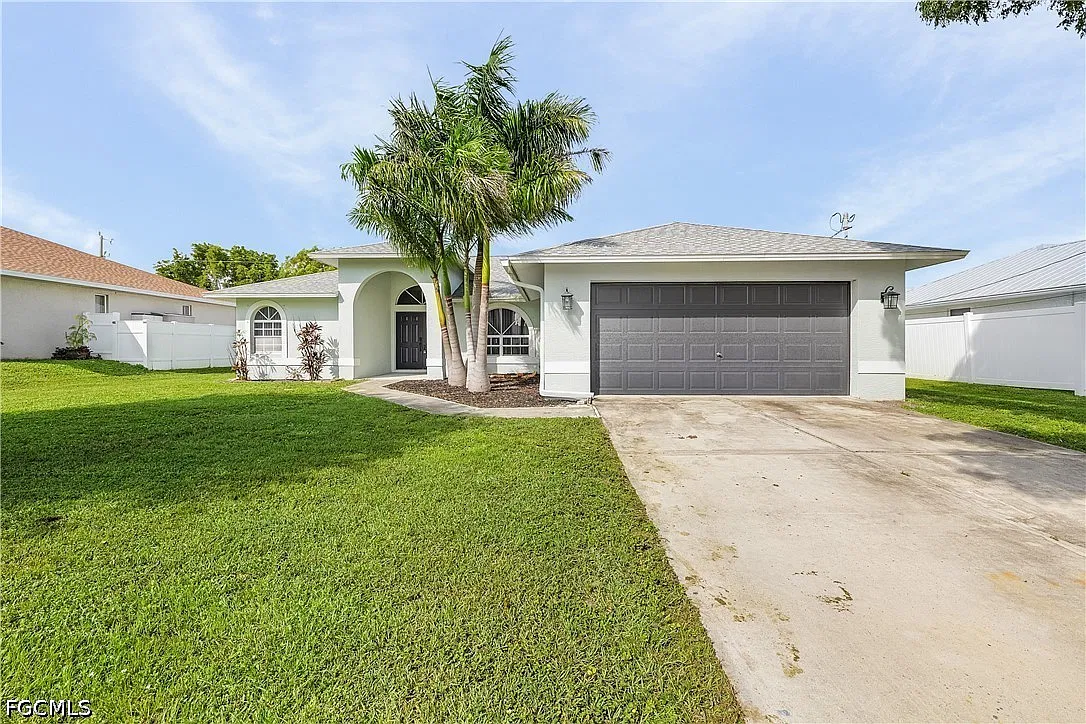 3 bed, 2.0 bath, 1820 sqft, $2,000 — Photo 3