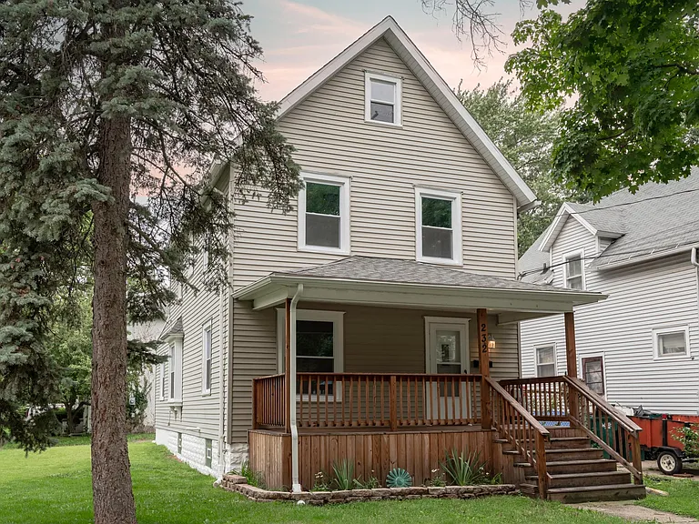 232 Lathrop St — Photo 24