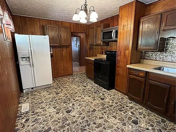 2nd image of 54 Wellington Dr