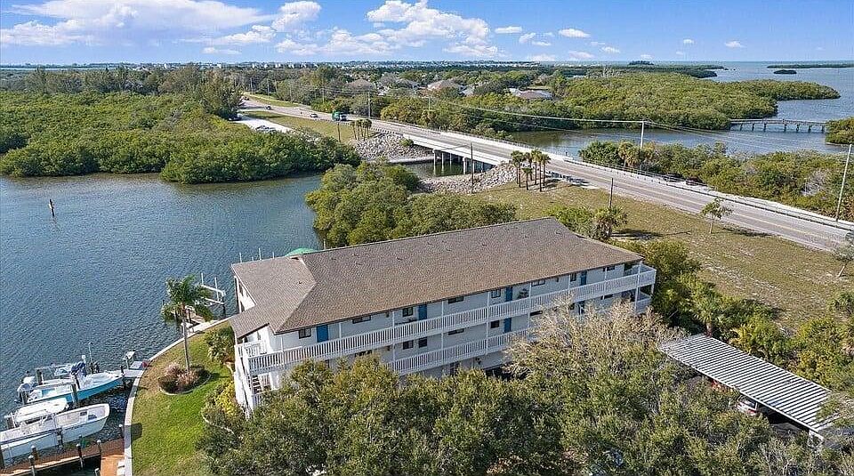 The Humpback Bridge/ Perico Bayou/
Robinson Preserve