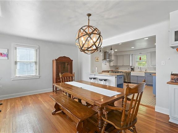 5th image of 328 Alix St