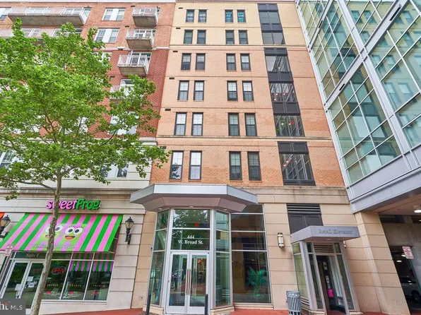 444 W Broad St Unit 631, Falls Church, VA 22046