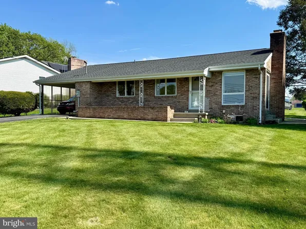 623 W Main St, Hummelstown, PA 17036