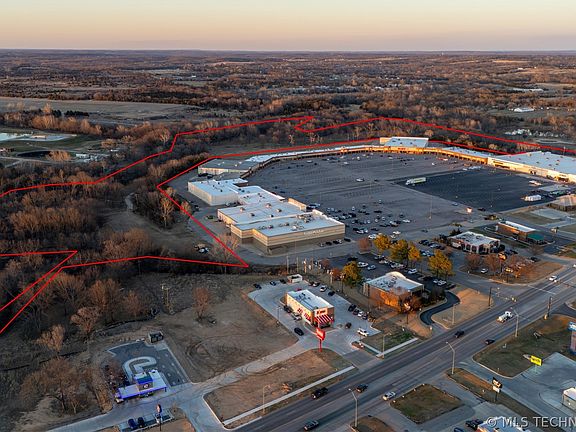 3rd image of 1200 Lonnie Abbott Blvd