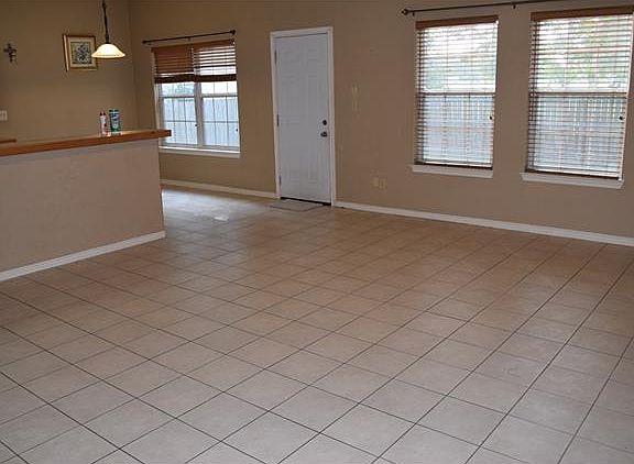 5th image of 507 Lueders Ln