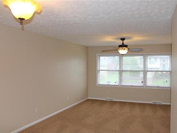 5th image of 331 S Eagle Creek Dr