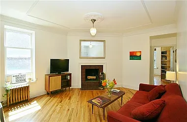 Rented by R New York