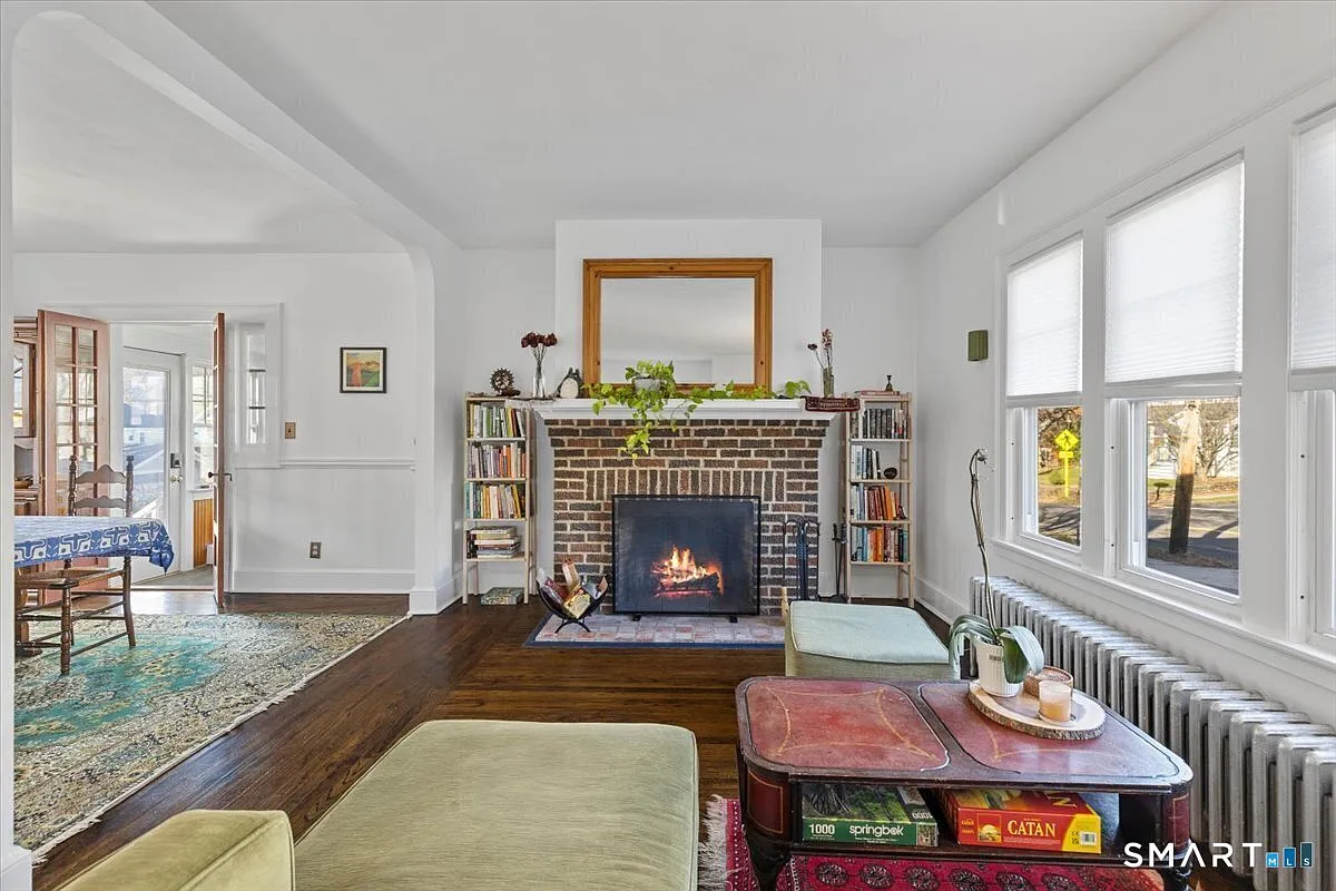 3 bed, 1.5 bath, 1468 sqft, $2,750 — Photo 2