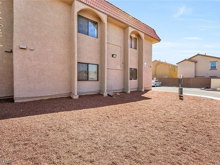 4300 N Lamont St #200 — Photo 25