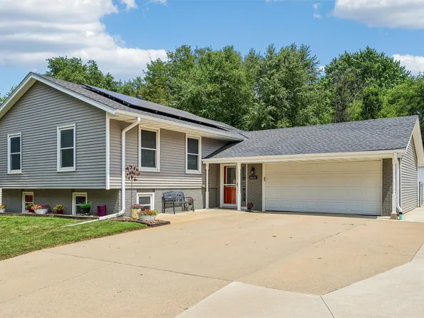 8839 Woodmayr Cir, Norwalk, IA 50211