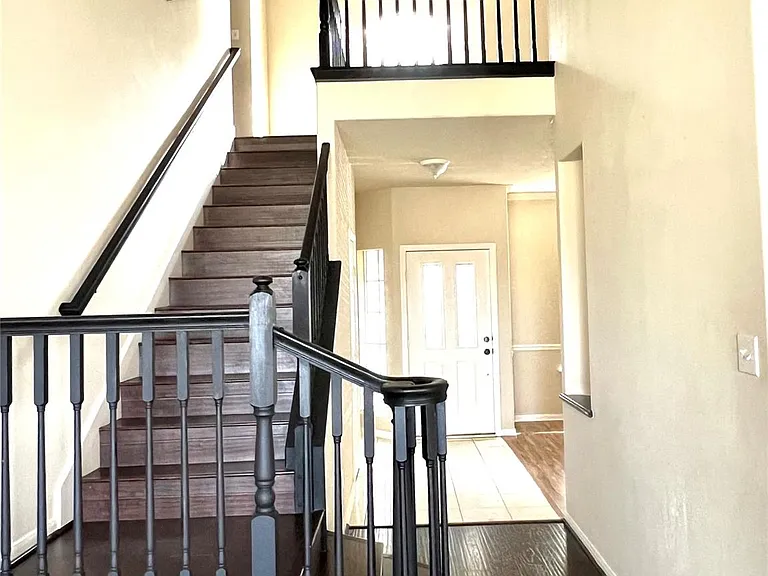 4911 Knights Branch Dr — Photo 9