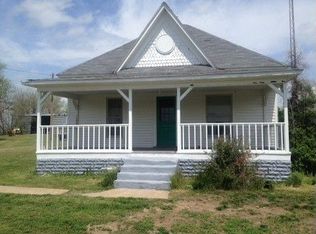 9506 W Canteen Rd, Blackwell, OK 74631