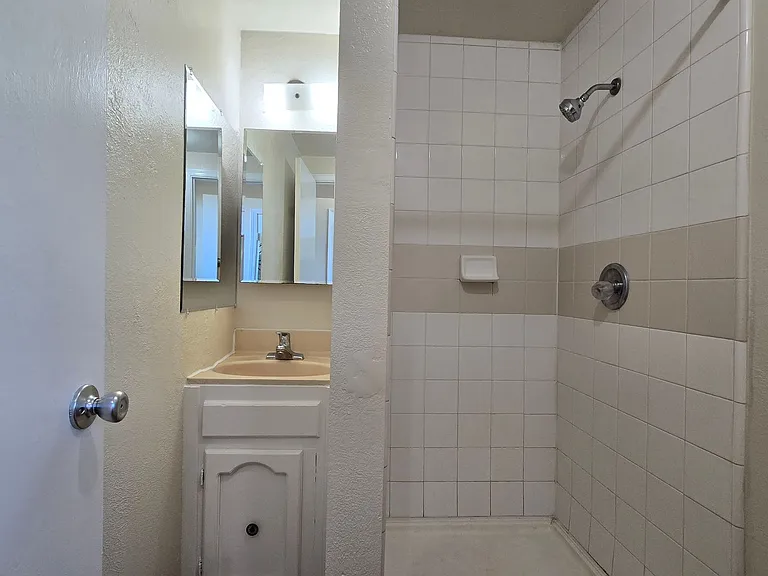1264 Locust St — Photo 6