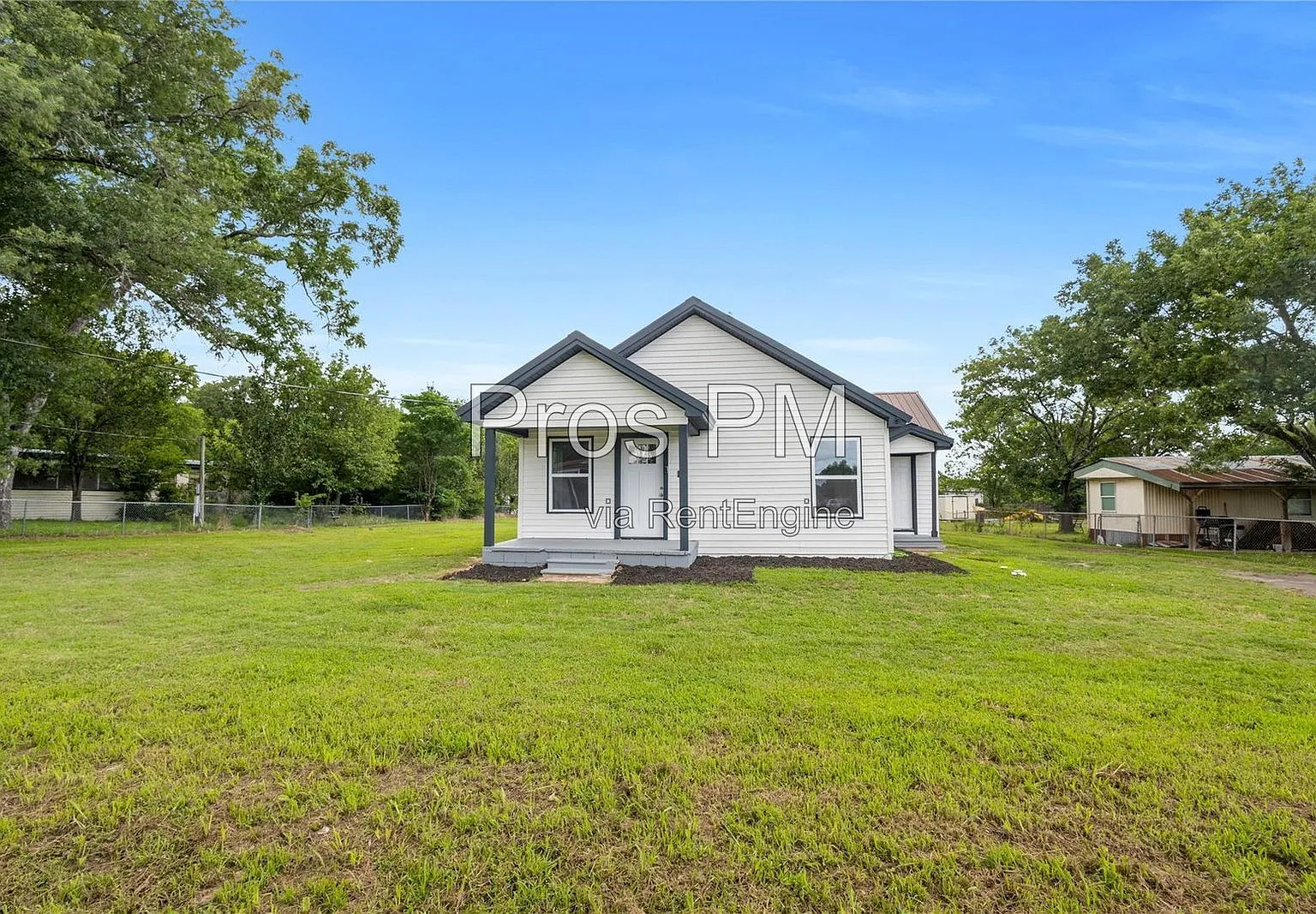 3 bed, 2.0 bath, 1600 sqft, $1,750 — Photo 1
