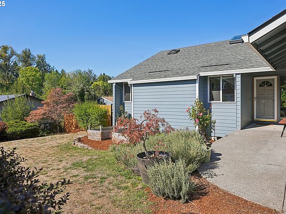 2nd image of 2477 SE Lindenbrook Ct