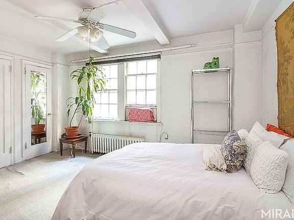 3rd image of 304 E 41st St #C504
