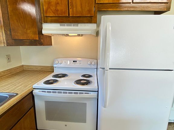 5th image of 252 Frisbie St