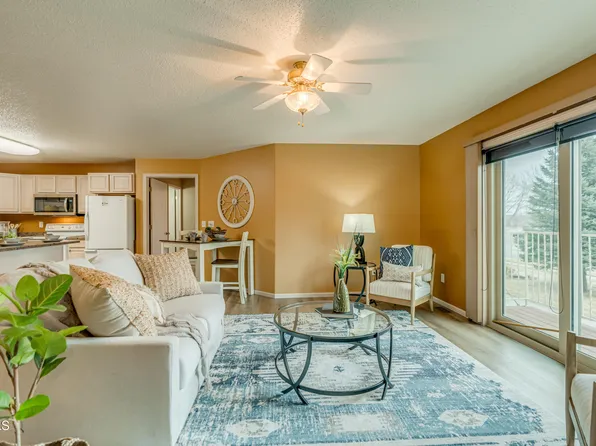 131 3rd Ave SE APT 206, Mandan, ND 58554