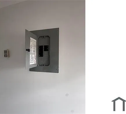 5 bed, 3200 sqft, $5,500 — Photo 3