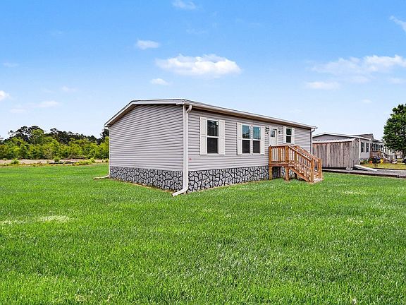2nd image of 117 Melanie Brooke Ln.