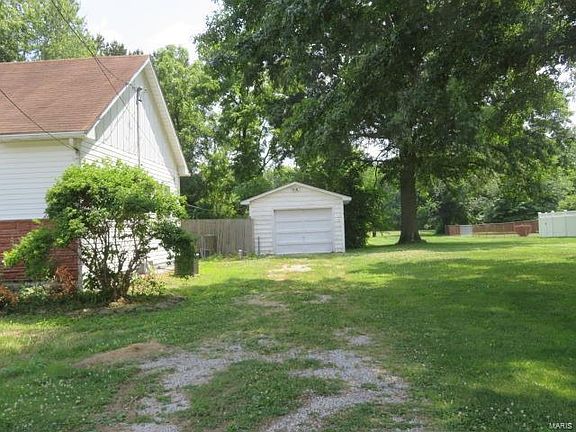 4th image of 111 Fisher Ave