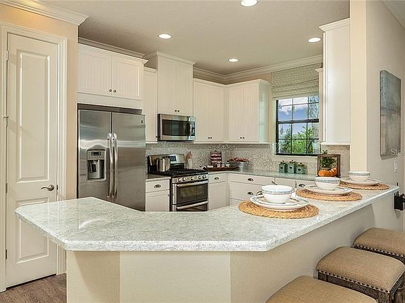 5th image of 3382 Francoa Dr