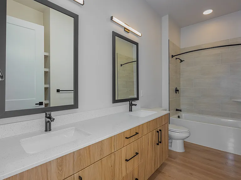 Range Vista — Photo 23