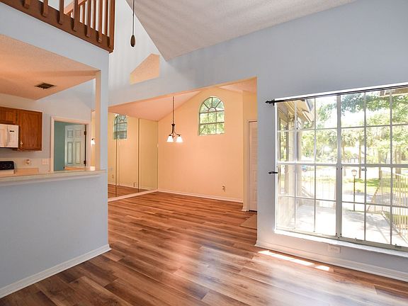 4th image of 963 Helmsley Ct APT 201