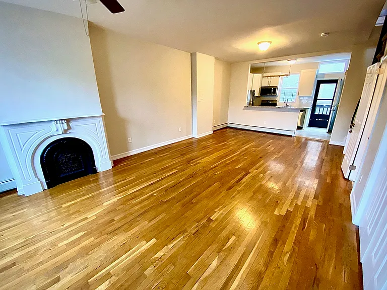 323.5 Pavonia Ave — Photo 4