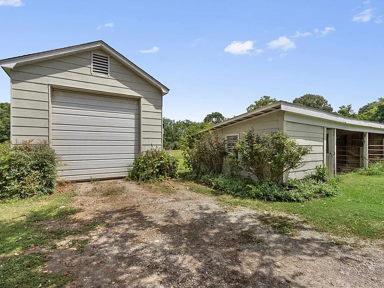8280 Highway 196 — Photo 27