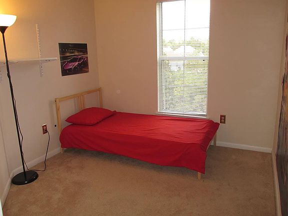 3rd image of 44228 Mossy Brook Sq
