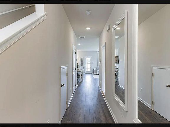 4th image of 320 Mazzeo Dr