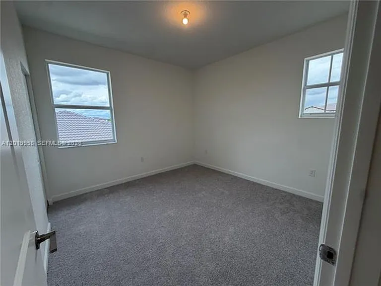 2384 SE 29th Dr — Photo 11