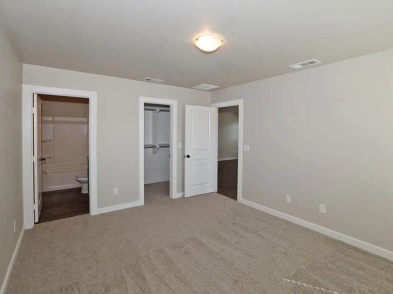 4902 Locker St — Photo 10
