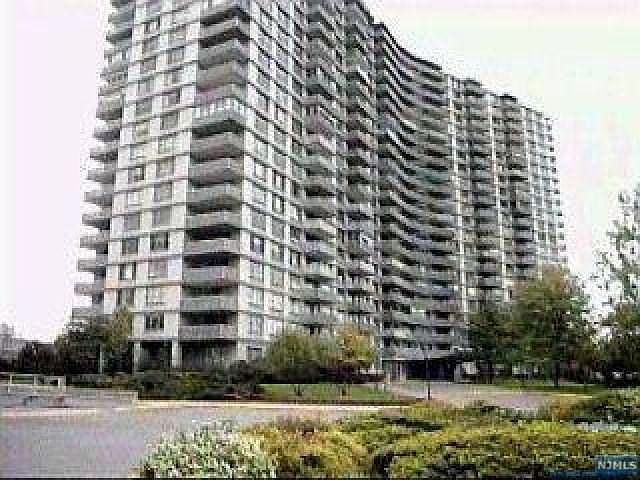 1st image of 2100 Linwood Ave #10