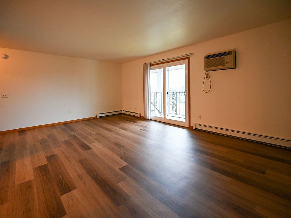 2nd image of 5582 Guilford Rd #4