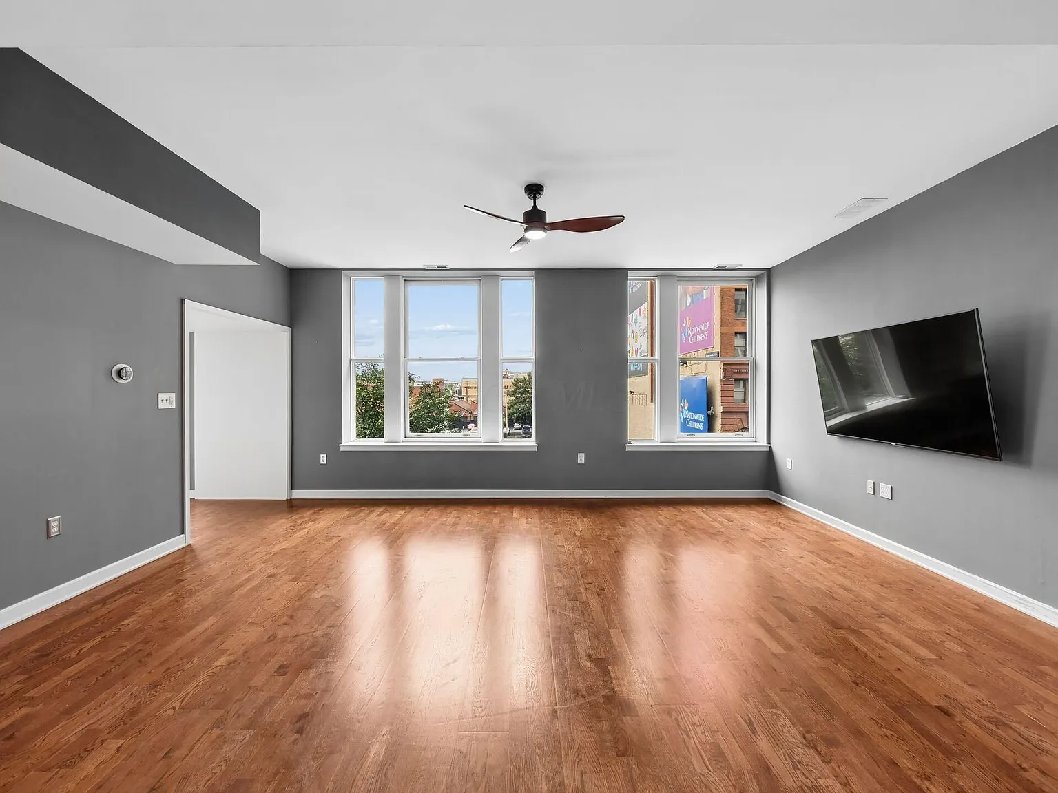 2 bed, 2.0 bath, 2053 sqft, $3,200 — Photo 4