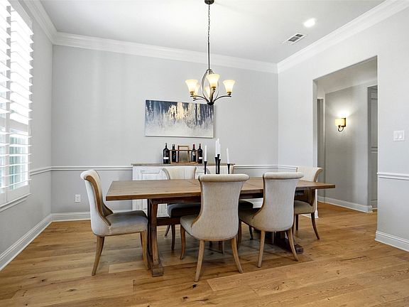 5th image of 1813 Broughton Dr