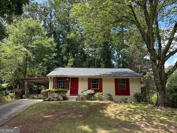 6177 Crestview Ln, Forest Park, GA 30297