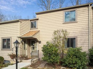 35 Happy Hollow Cir UNIT B, Stratford, CT 06614
