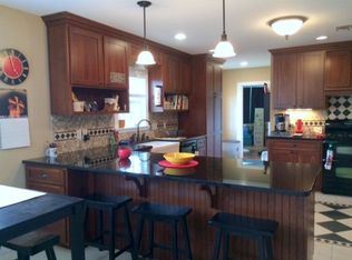 206 E Trinity St, Victoria, TX 77901