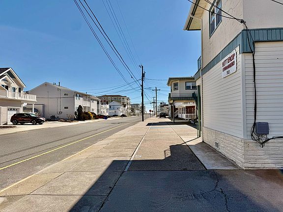 2nd image of 302 E Buttercup Rd APT 6